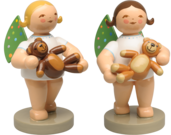 650/2026/WCF, Engel met gekleurde stippen op de vleugels en teddybeer