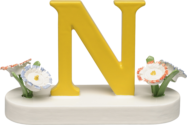 Letter N, met bloem